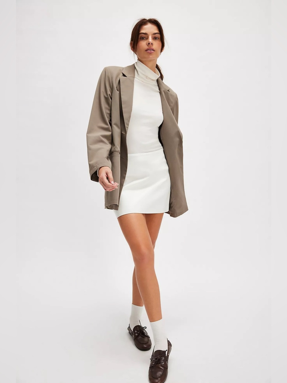 AGOLDE Agda White Leather Mini Skirt size 31 quiet luxury clean girl minimalist